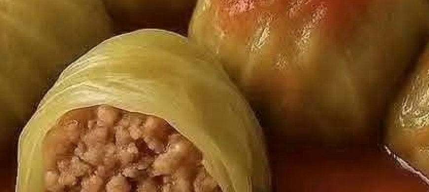 Stuffed Cabbage Rolls in Tomato Sauce