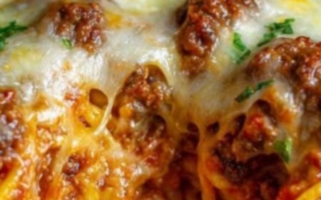 Cheesy Baked Spaghetti Casserole