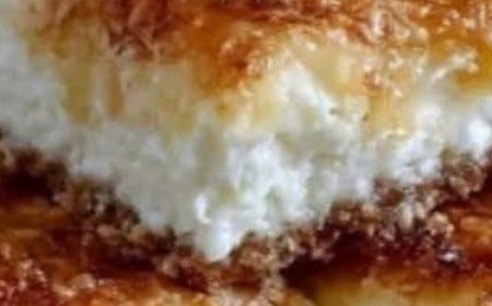 This delicious dessert features a creamy