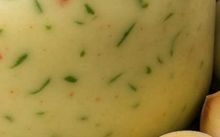 Homemade Creamy Garlic Sauce