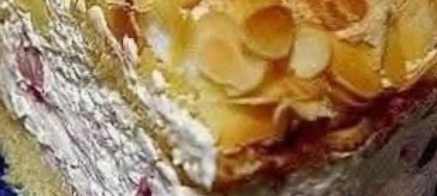 Almond Strawberry Cream Cake