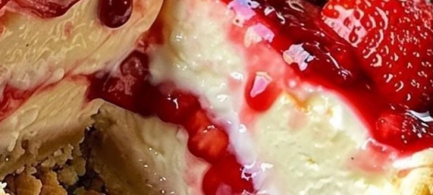 Strawberry Cheesecake Dump Cake
