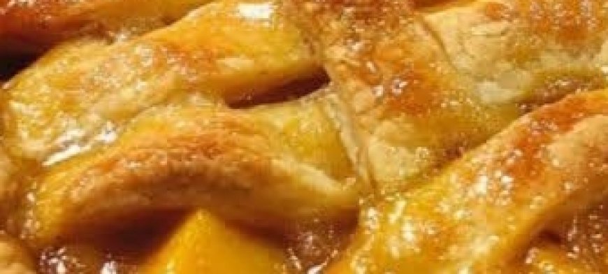 Grandma’s Peach Cobbler Pie