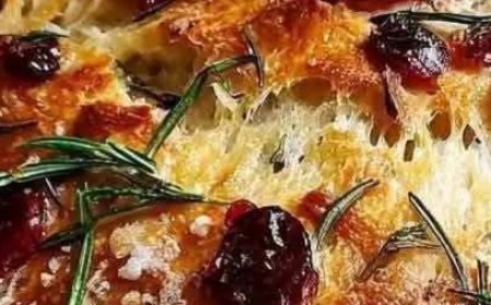 No-Knead Cranberry & Herb Bread with Garlic Butter