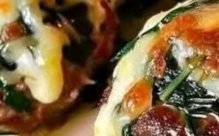 Spinach Garlic Meatballs Stuffed With Mozzarella