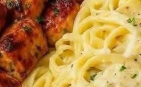 Grilled Chicken Bites with Creamy Garlic Sauce