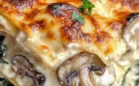 Creamy Spinach & Mushroom Lasagna