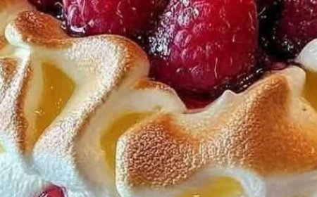 Heavenly Lemon Raspberry Meringue Cheesecake