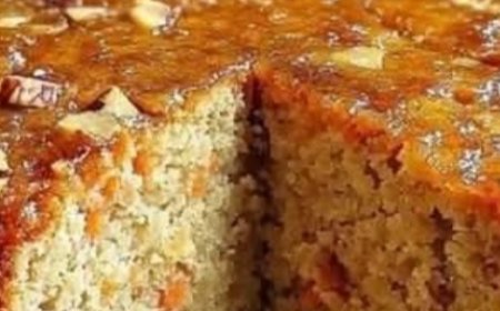 Healthy Sugar-Free Carrot, Apple and Oat Cake