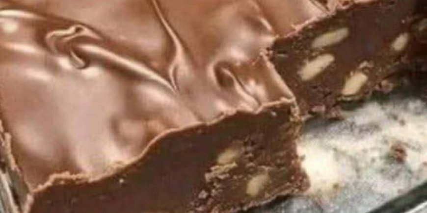 Old-Fashioned Chocolate Fudge with Walnuts