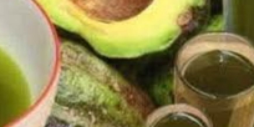 25 Amazing Benefits of Avocado Oil for Health and Life
