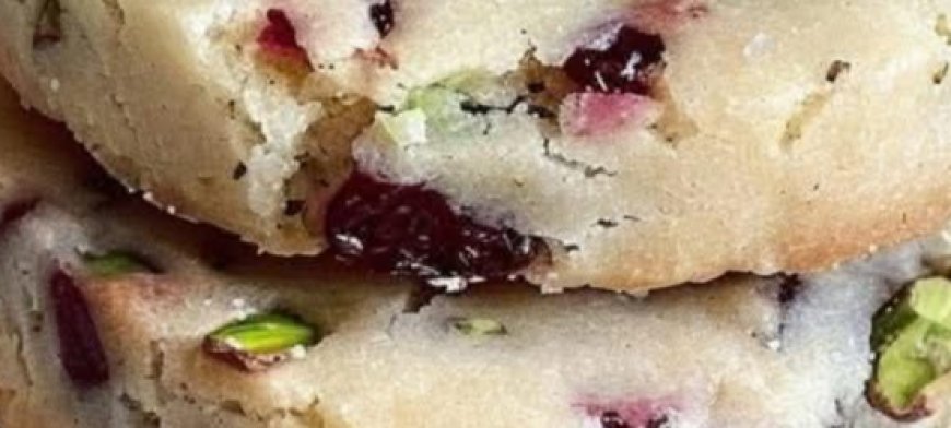 Cranberry Pistachio Shortbread Cookies – A Festive, Buttery Delight