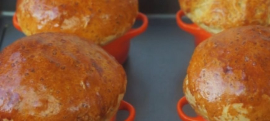 Soft & Fluffy Poppy Seed Milk Buns