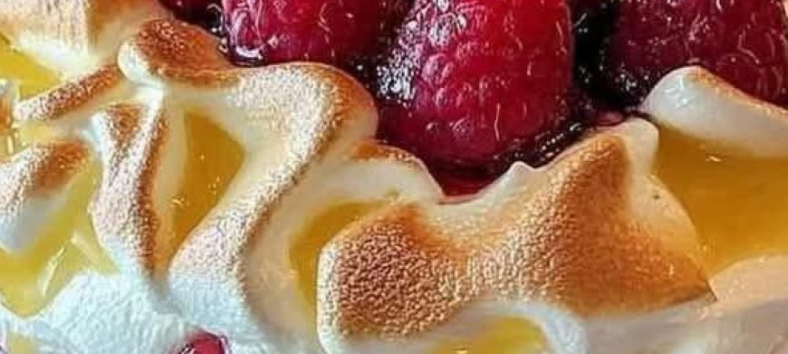 Heavenly Lemon Raspberry Meringue Cheesecake