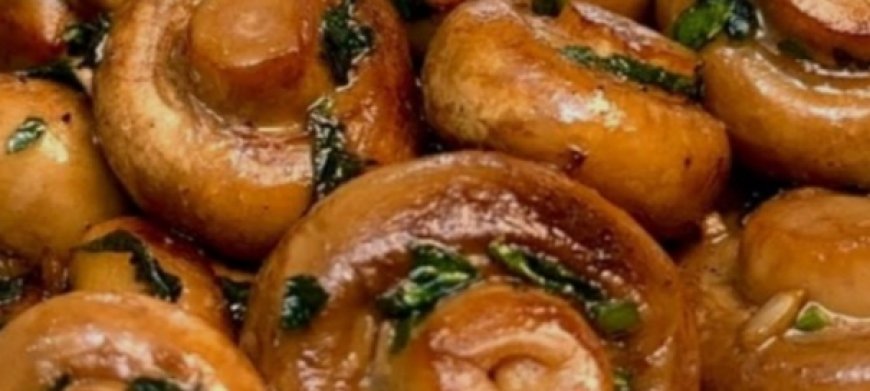 Garlic Butter Sautéed Mushrooms with Fresh Parsley