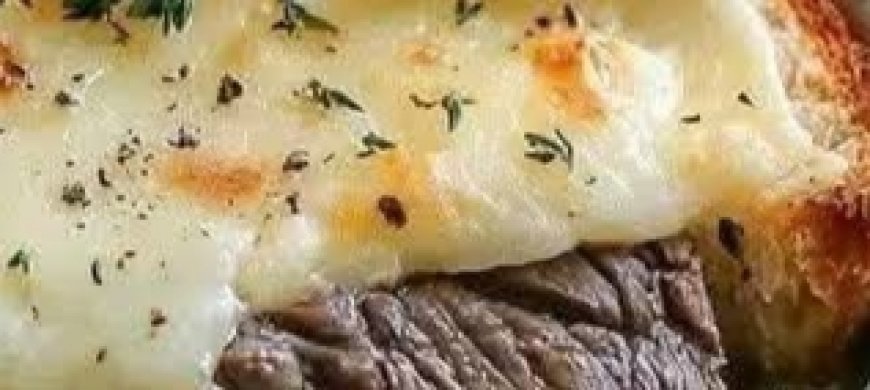 Braised Beef Soup with Cheese Bread