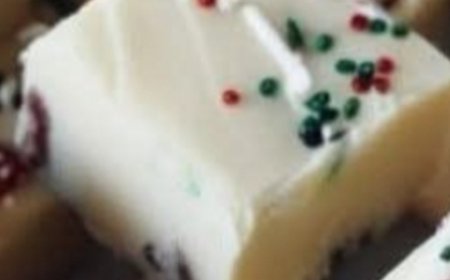 SUGAR COOKIE FUDGE