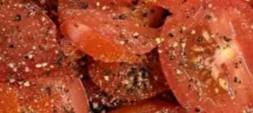 Sliced Tomato with Salt and Pepper