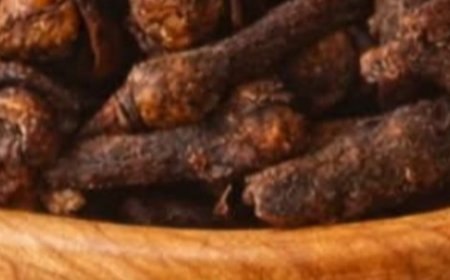 With just two cloves a day, you can prevent many diseases…???? Write me a hello to let me know you’re reading… I’ll give you a health tip!