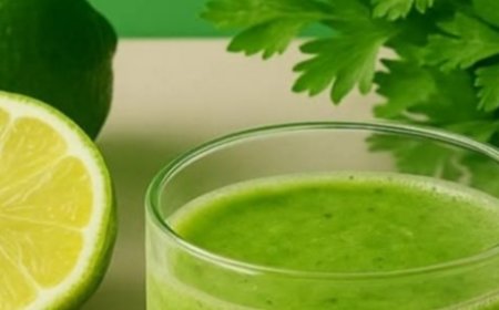 Parsley, Lime & Kale Smoothie