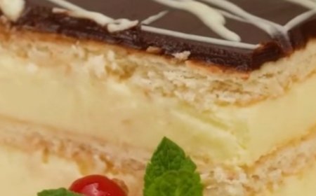 No-Bake Custard Biscuit Cake (Easy & Creamy)