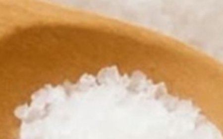 What Happens to Your Body When You Take a Pinch of Salt Before Bed? A Simple Habit Worth Trying