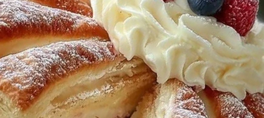Puff Pastry Cream and Jam Cake