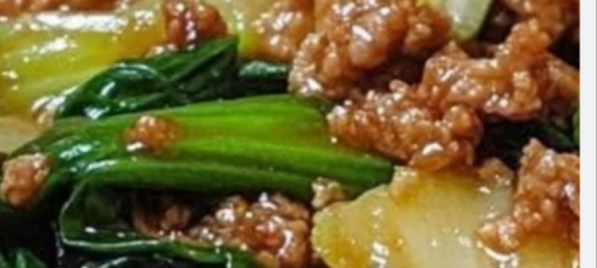 Savory Garlic Stir-Fried Bok Choy with Juicy Ground Meat